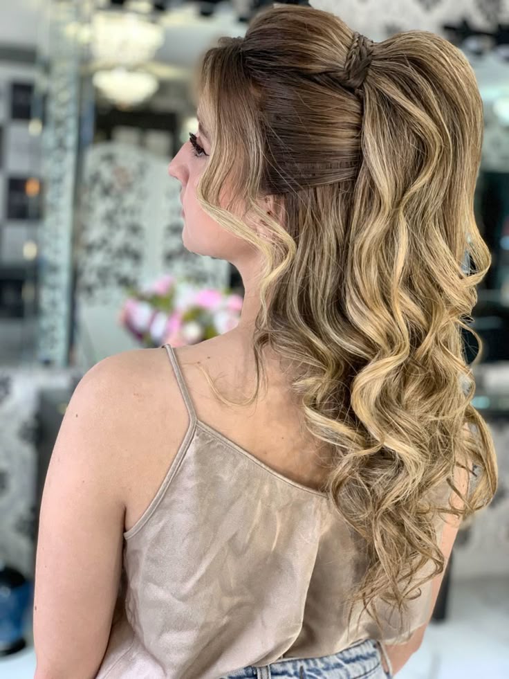 Penteado semi preso | Penteado cabelo ...