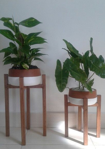 Kit 2 suportes para plantas2 vasos de barro
