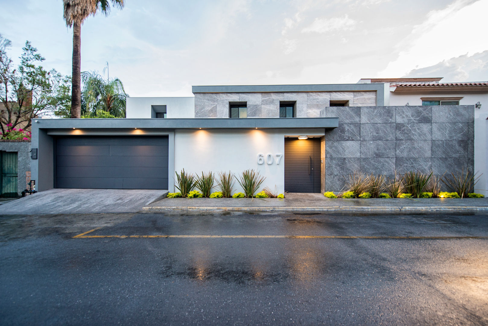 casas modernas cerradas al exterior ...