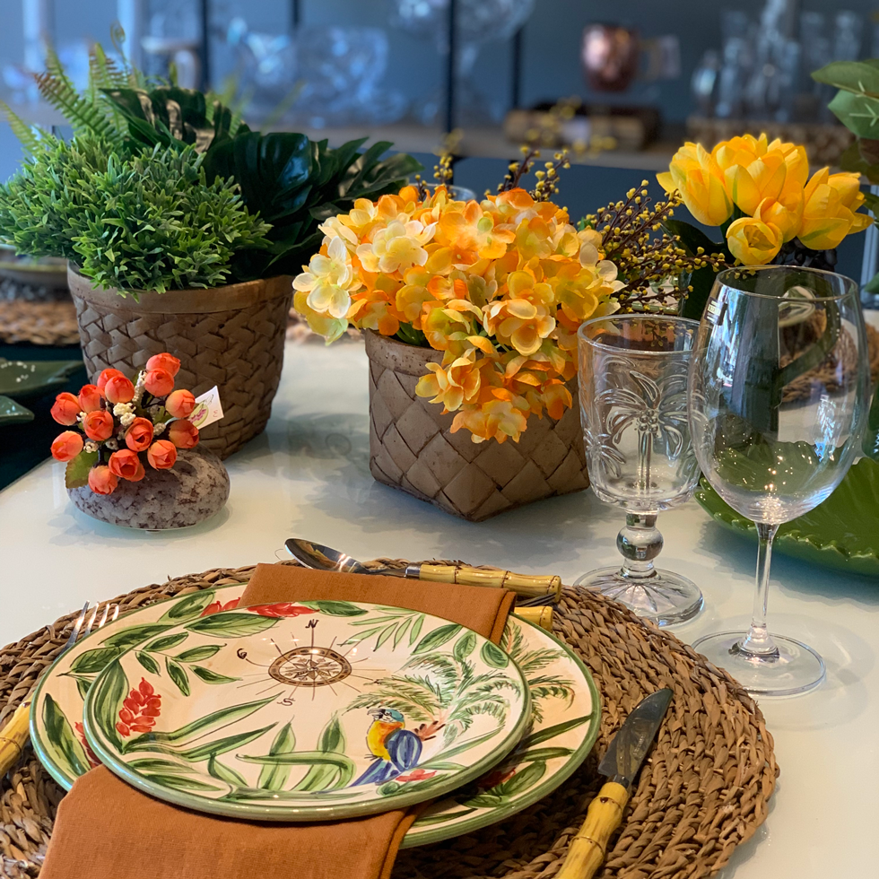 Uma mesa perfeita com arranjos naturais ...