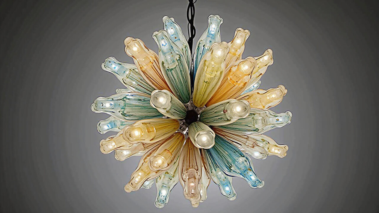 Blown glass chandelier, delicate spheres, different colors, double height space, artistic design, Lustre de vidro soprado com esferas delicadas.