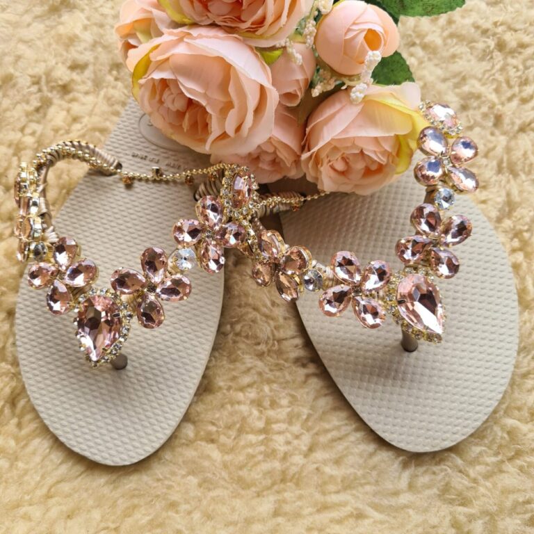 Como Fazer Chinelo Havaianas com Pedraria? Aprenda a Fazer para Presentear ou Vender