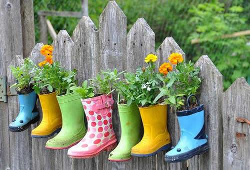 jardim com material reciclado
