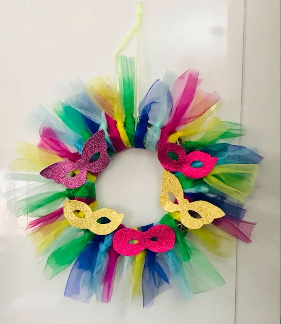 Enfeites de Carnaval: 14 ideias simples ...