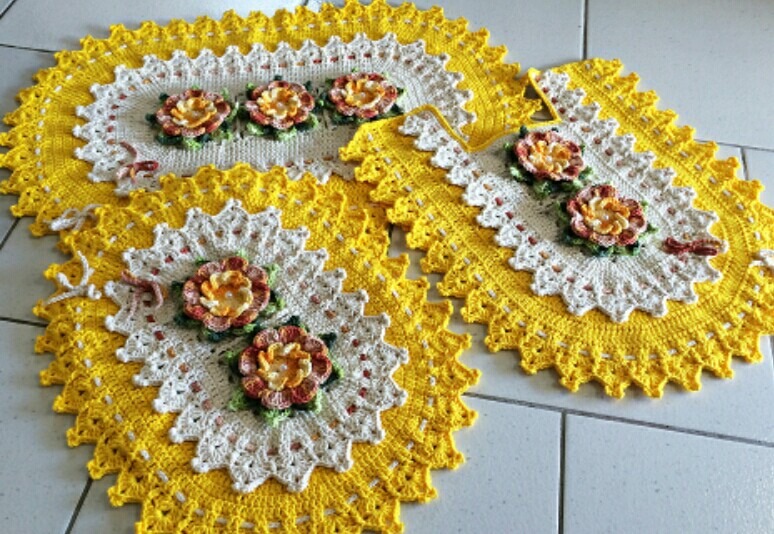 Jogo de Banheiro Amarelo em Crochê