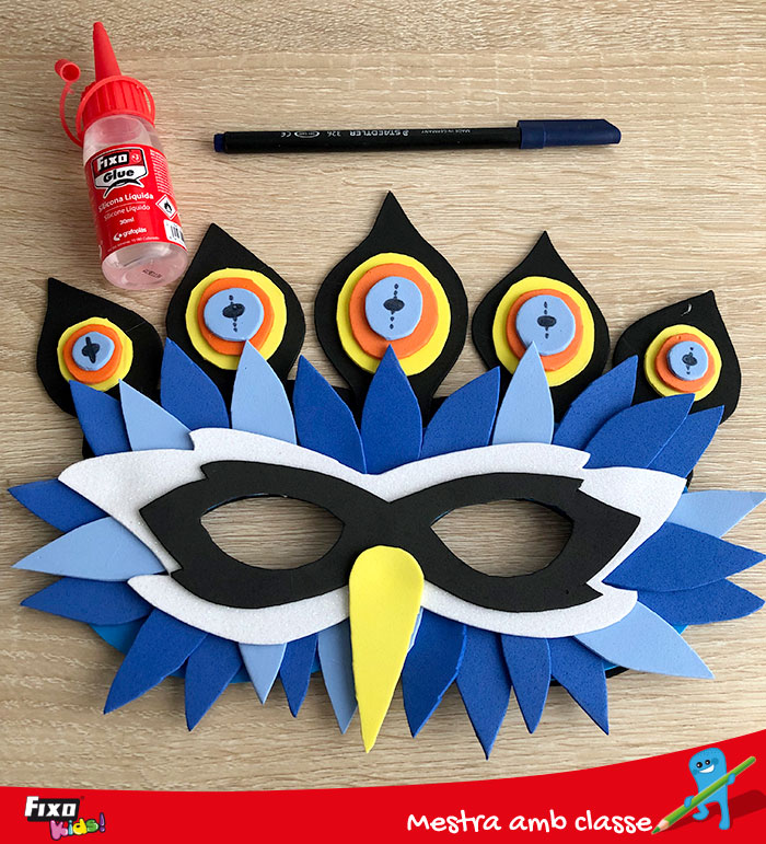 Carnaval en forma de pavo real ...