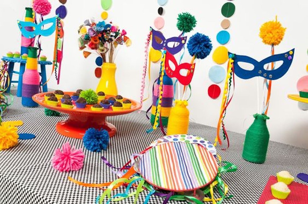 Enfeites de Carnaval: 14 ideias simples ...