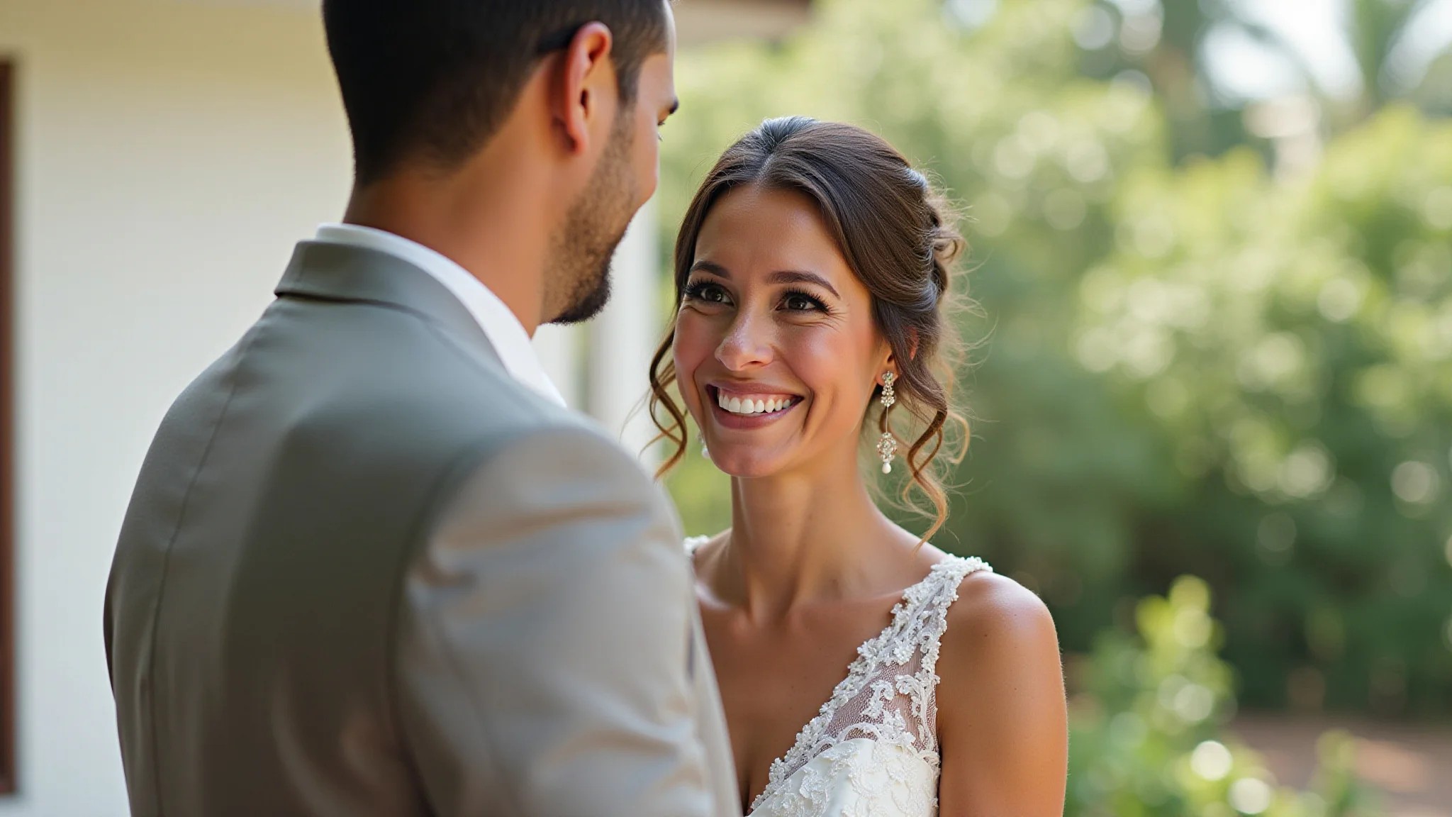 Cerimônia de casamento civil em uma pequena cidade brasileira.