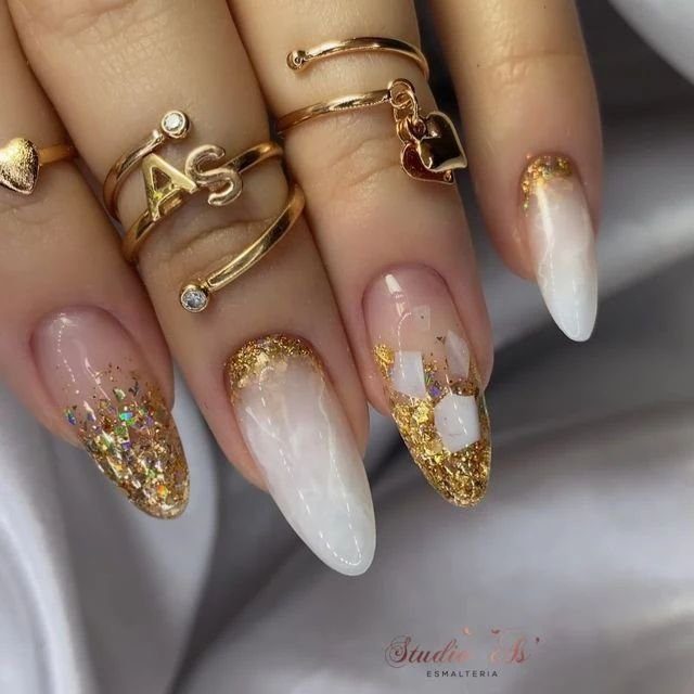 Unhas Decoradas com Folhas de Ouro ...