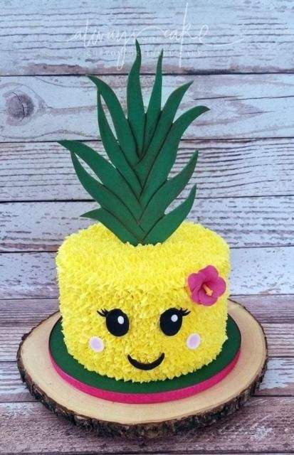 Bolo tropical: Decorado com chantilly ...