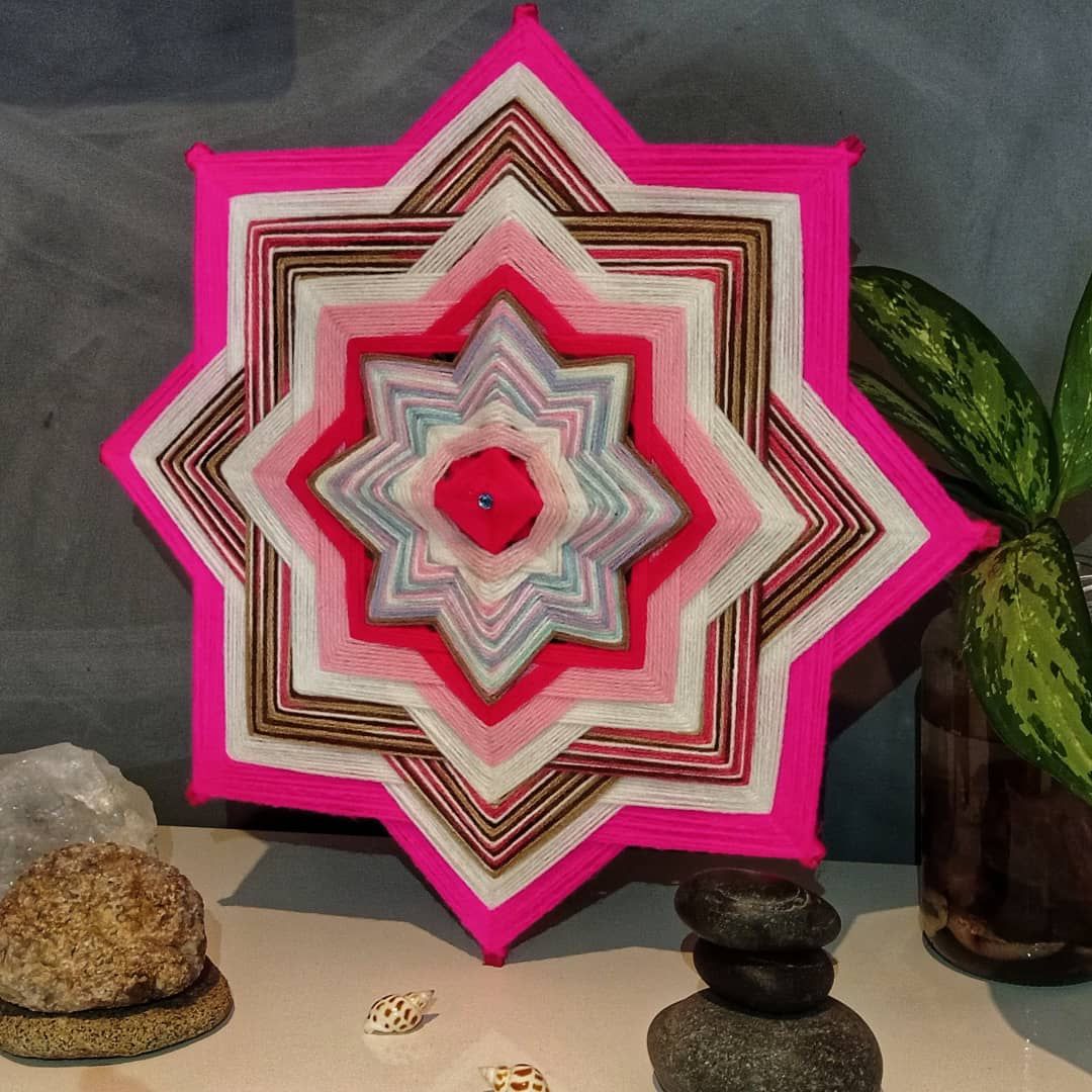 Mandala de lã 8 pontas 40cm - Artes & Nós