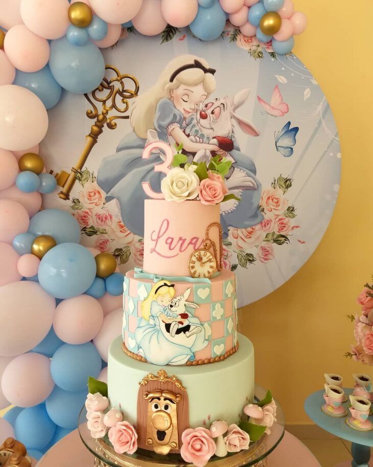 Bolo Alice no País das Maravilhas: como ...