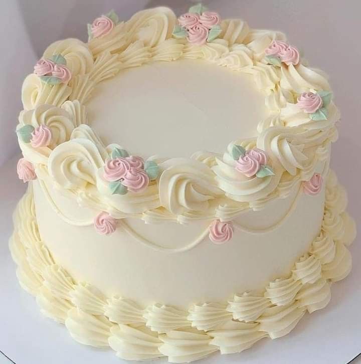 bolo decorado com chantilly ...