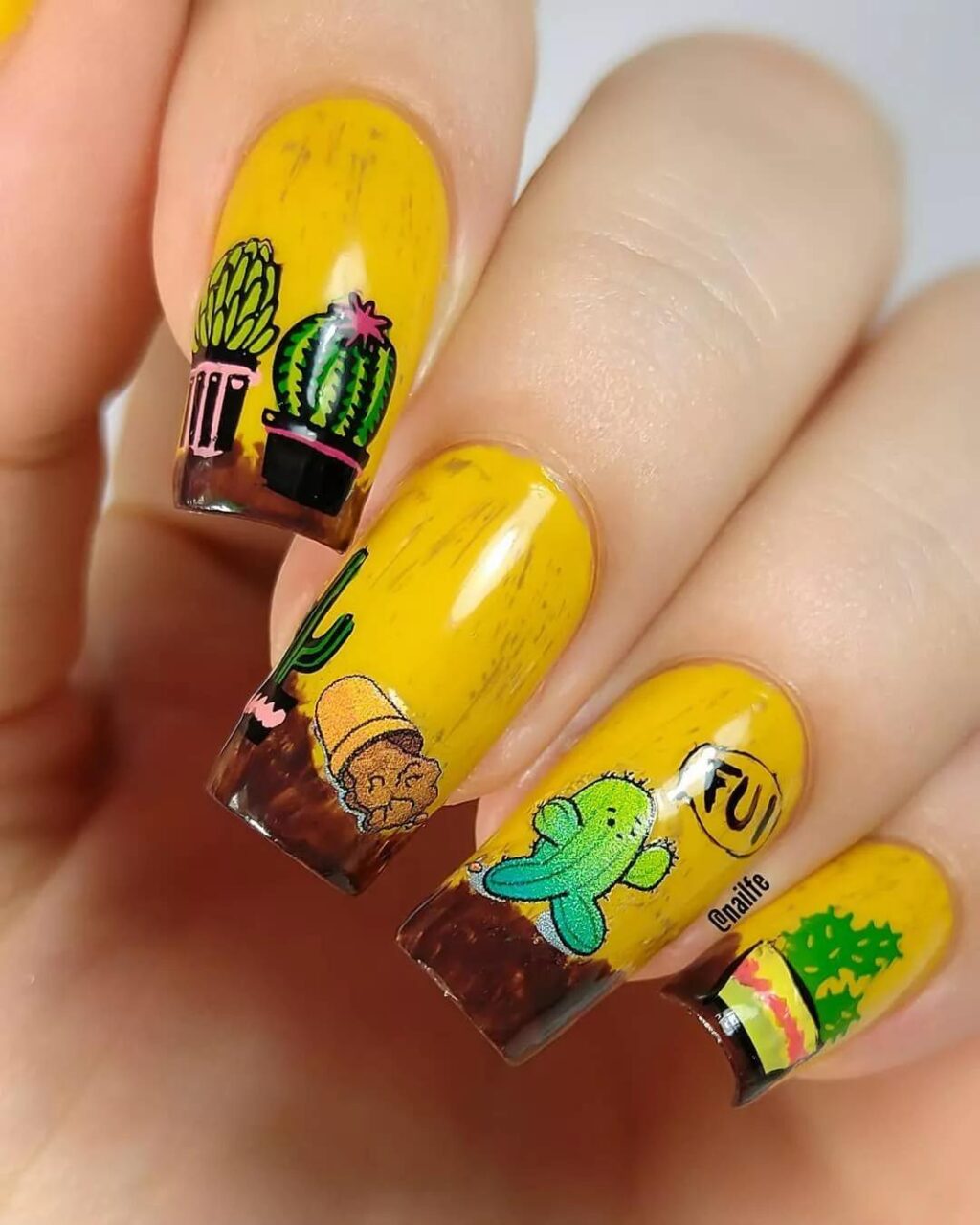 Unhas com desenho de cacto | UnhasEsmaltes