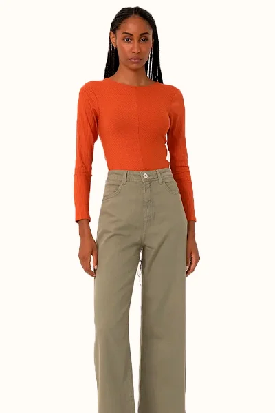 Combinar cores de roupas é muito mais