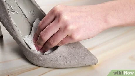 Limpar Sapatos de Salto Alto