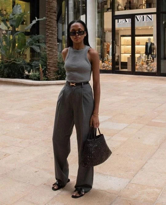 8 looks minimalistas chiques para usar